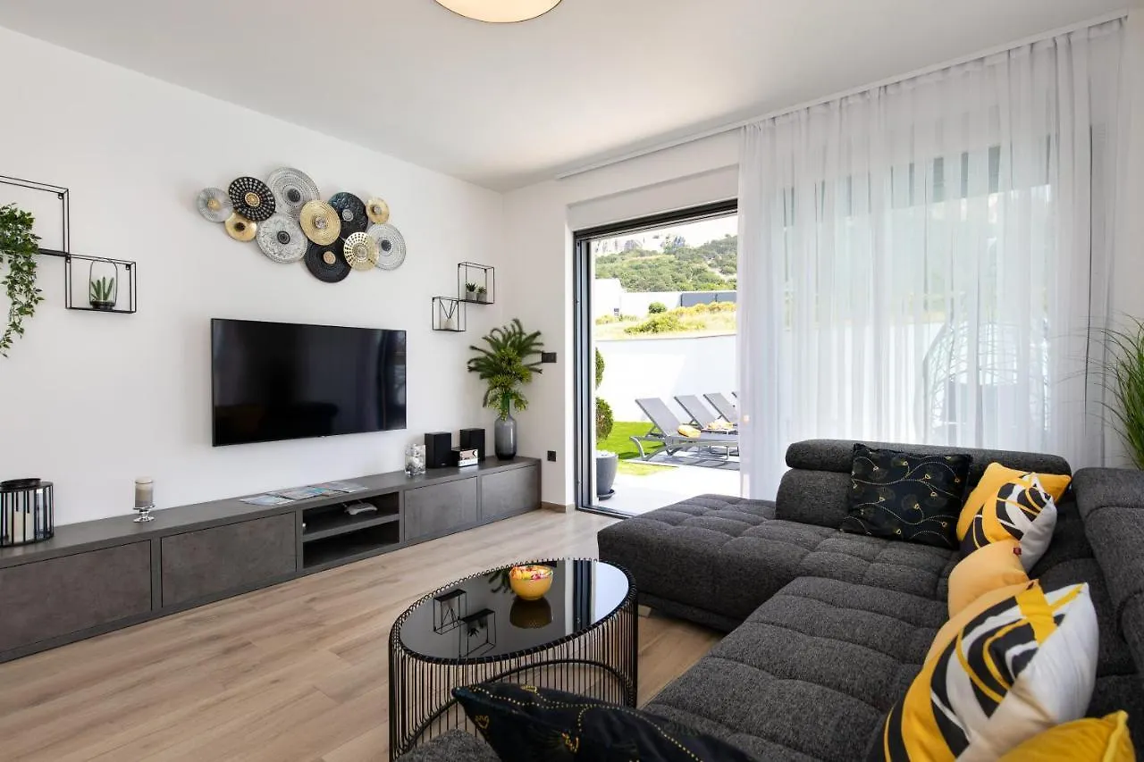 Villa Supernus II With Heated Pool Baska