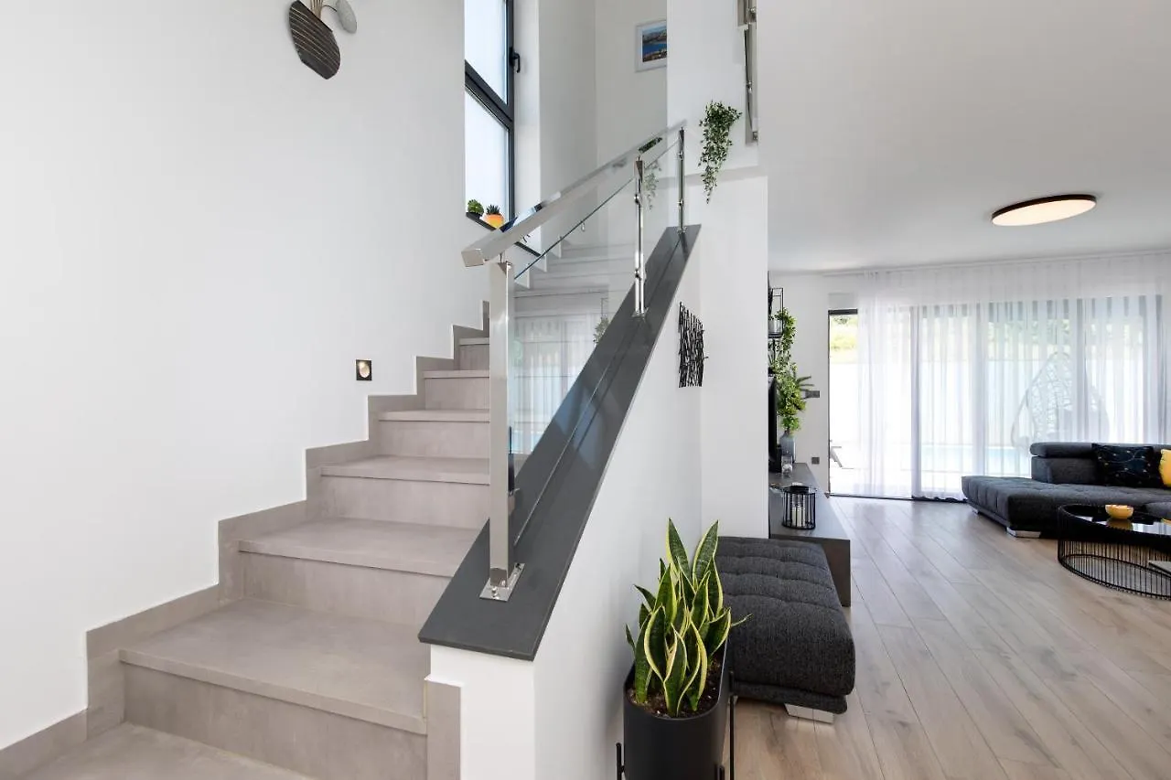 Villa Supernus II With Heated Pool Baska