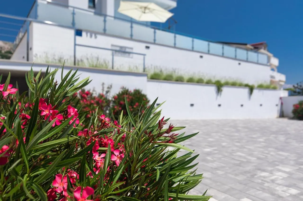 Villa Supernus II With Heated Pool Baska