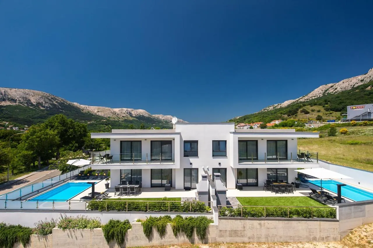 Villa Supernus II With Heated Pool Baska