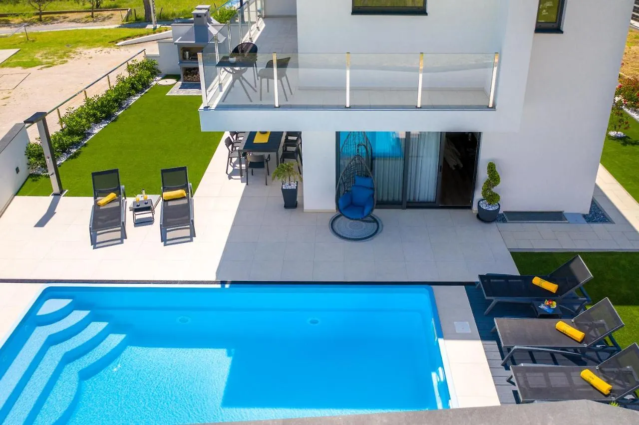 Villa Supernus II With Heated Pool Baska