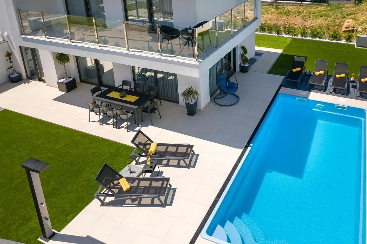 Villa Supernus II With Heated Pool Baska
