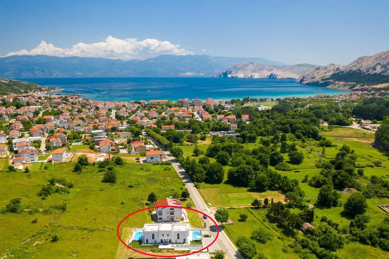 Villa Supernus II With Heated Pool Baska